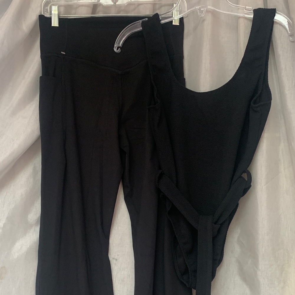 Women’s Black High-Waist Stretch Pants & Scoop-Neck Bodysuit Set
